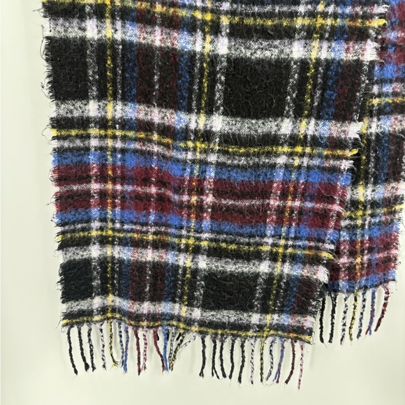 Urban Outfitters Women’s Fuzzy Purple Plaid Winter Layering Polyester Scarf - Picture 4 of 12